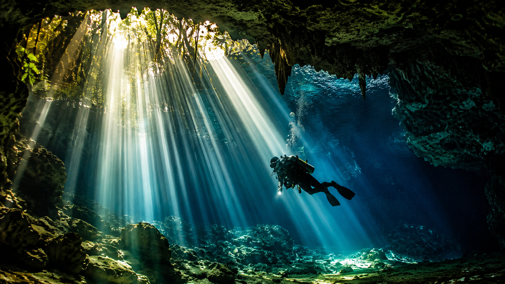 Car Wash Cenote Mexico | Diving the Famous Wall of Light